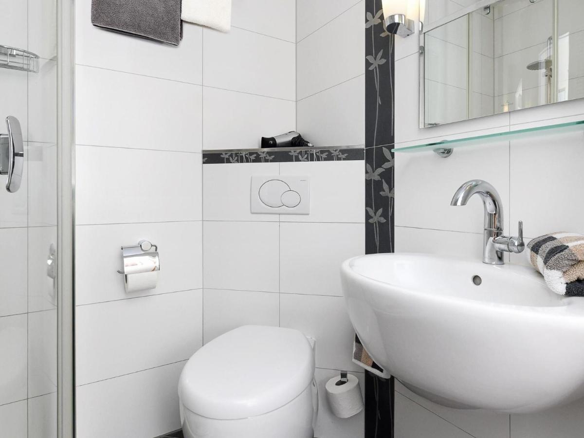 Charming Apartment in Mecklenberg with Balcony Sellin  Exterior foto